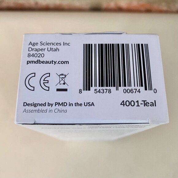 PMD Clean Smart Facial Cleansing Device, SonicGlow Technology, New in Box. - Picture 6 of 11